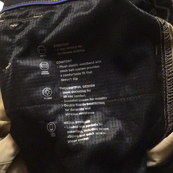 Eddie Bauer Tan Belted Cargo Shorts - Picture 4 of 4